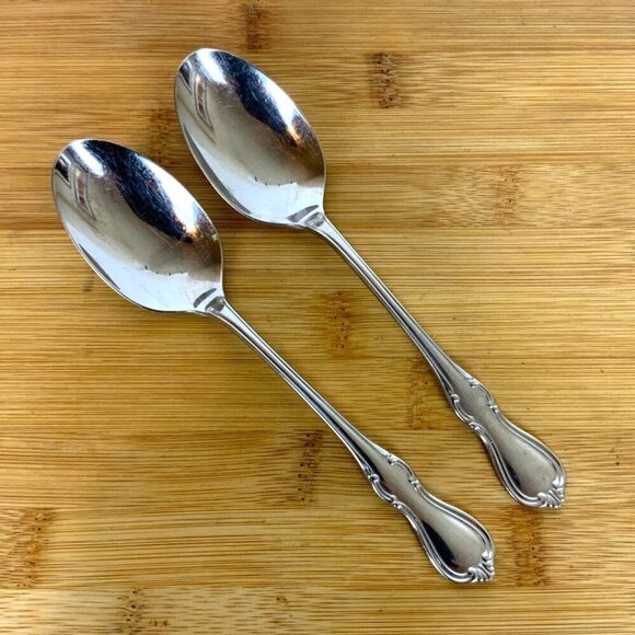 Reed & Barton Camelot 2 Oval Soup Spoons Stainless Steel Discontinued Pattern - Picture 1 of 4